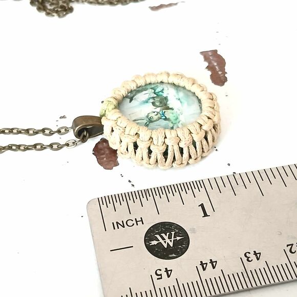 20" Macrame Alice & Wonderland Pendant Necklace, Bronze Chain - Picture 6 of 6